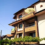 Kastela Pensión 3*